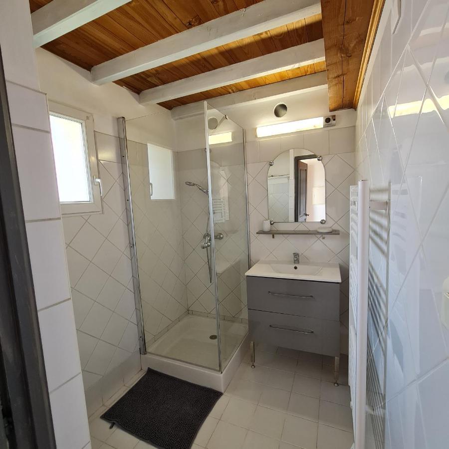 Apartamento Le Gite De La Badassiere Forcalquier Exterior foto